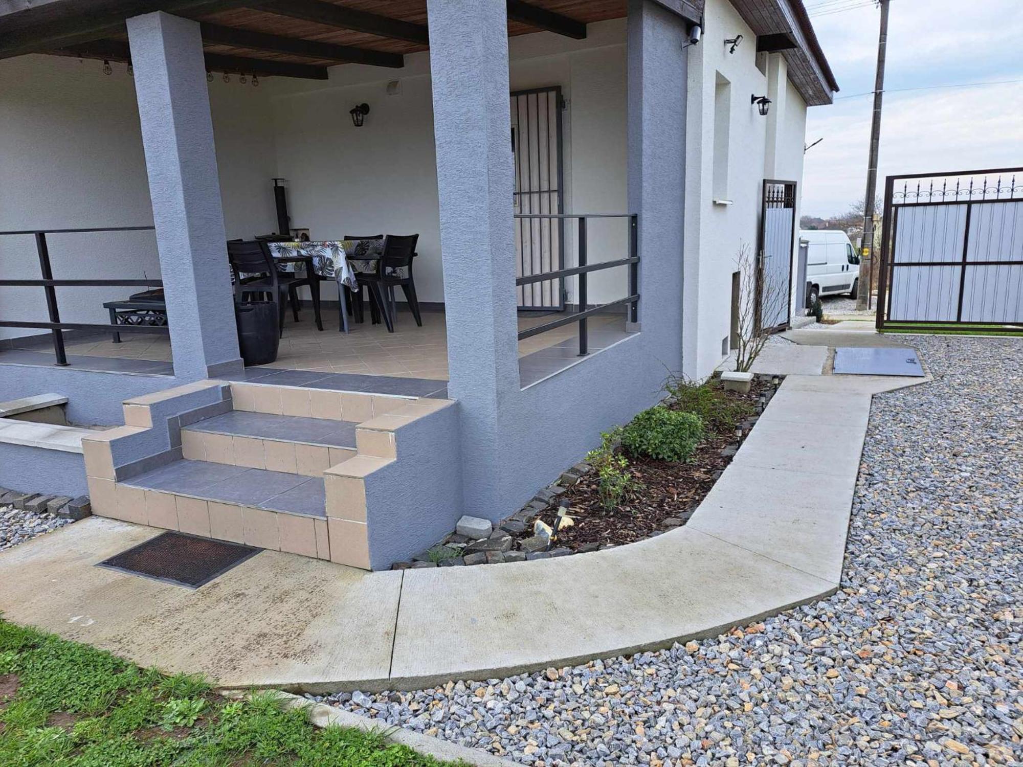 Grapeline Guesthouse Chotin Εξωτερικό φωτογραφία