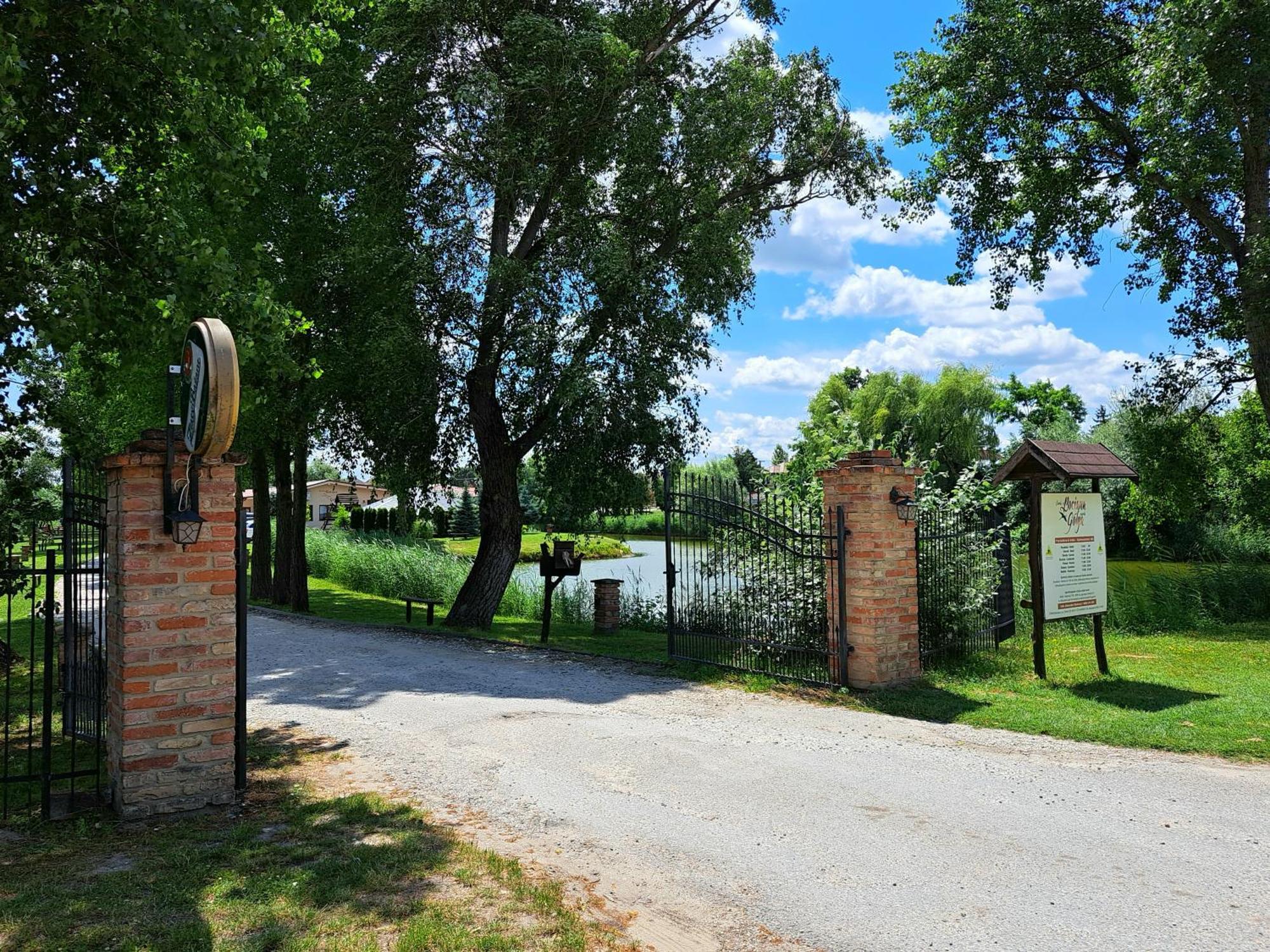 Grapeline Guesthouse Chotin Εξωτερικό φωτογραφία